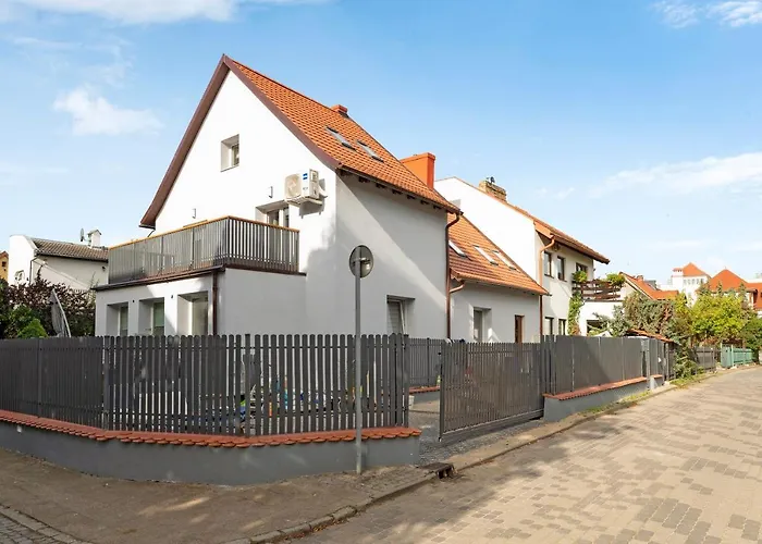 Comfy Family House By Lion s